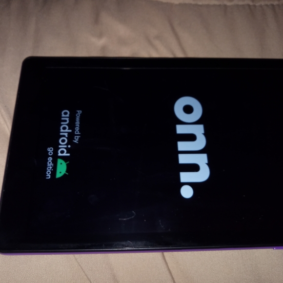 Onn 8 in tablet - Picture 2 of 9